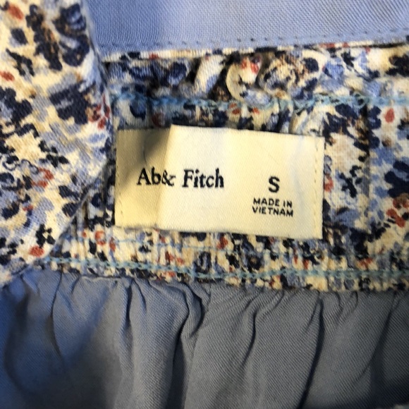 Abercrombie & Fitch floral top and shorts Top: XS Bottom: Small - Picture 4 of 13